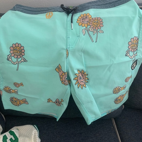 Bolco boardshorts size 32 never worn - Picture 2 of 2